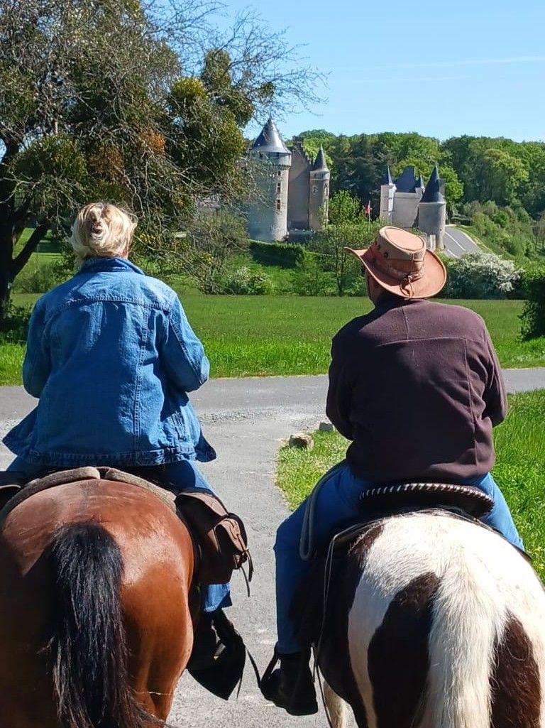 Randonnée Les Ecuries de la Charriere à Montpoupon (37) 19 04 26, route d'Artagnan