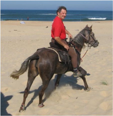 Qualsik Charrière, jument de loisir, rando sur les plages de Charente Maritime.