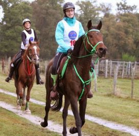 Jasmine Blasco avec Pacifique Charriere gagnante de la 90 km vitesse imposée (photo de Serge Duval)